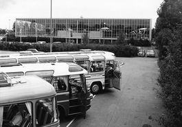 Expohal hilversum met prachtige oude bussen 1969